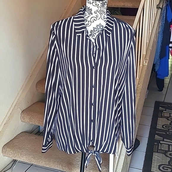 Susan Graver Tops - EUC Susan Graver Blouse